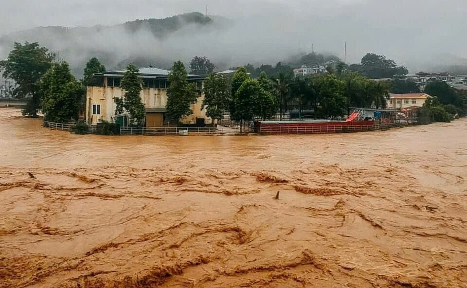 Nằm mơ thấy nước - Điềm báo bất ngờ & con số phát tài! 11 Mơ thấy nước lụt
